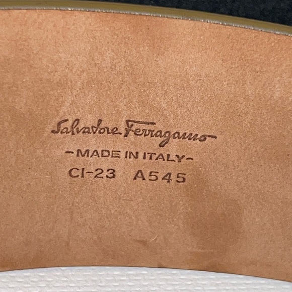 Salvatore Ferragamo cream Leather wide belt. Never worn. - Picture 7 of 8